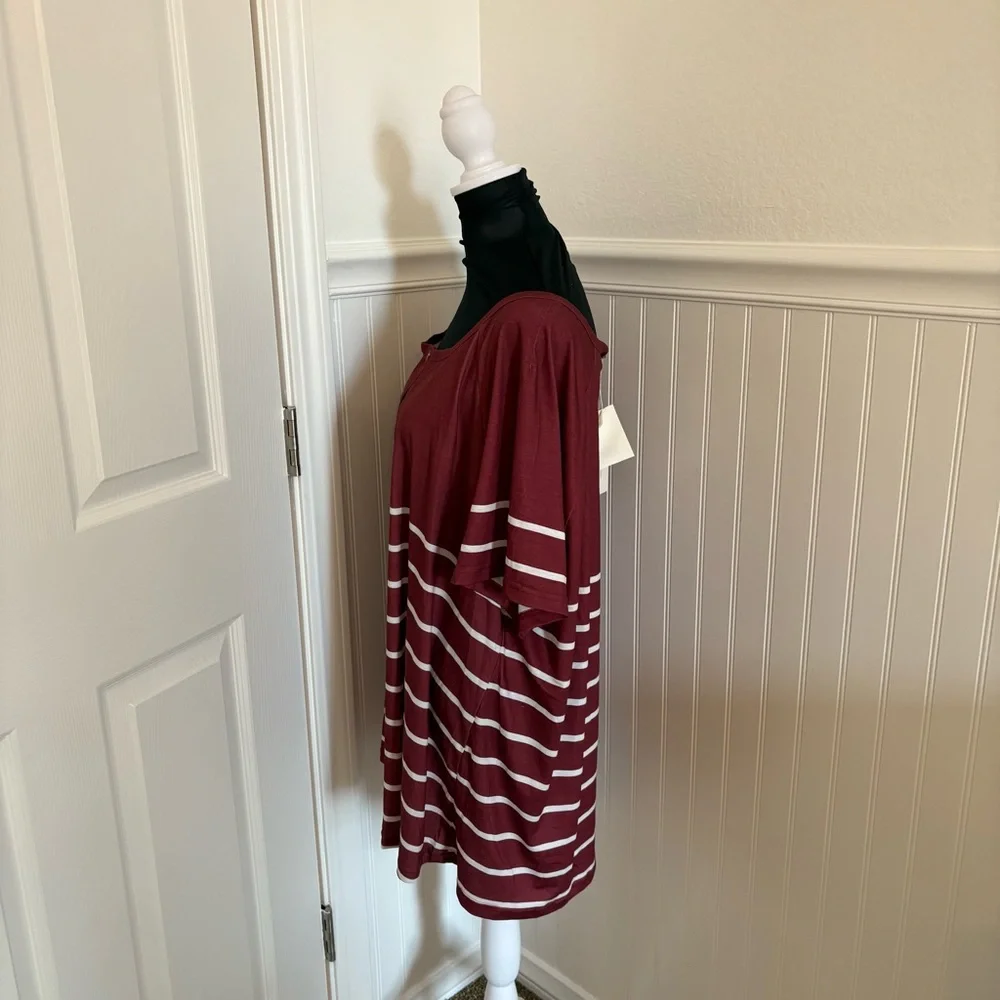 NWT 2XL Bloomchic Wine and Ivory Striped Too with Non-working Button Accents - Picture 3 of 6